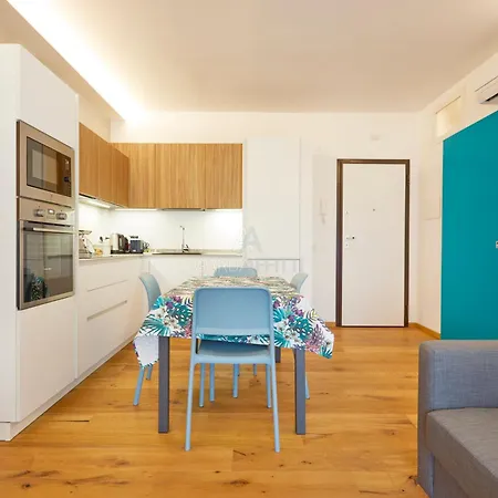 Kyoto - Eleganza Moderna Vicino Alle Meraviglie Del Garda Apartmán *